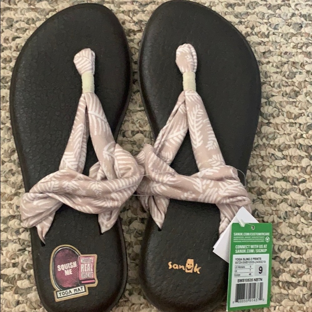 NWT Sanuk Yoga Mat Sandal Size 9